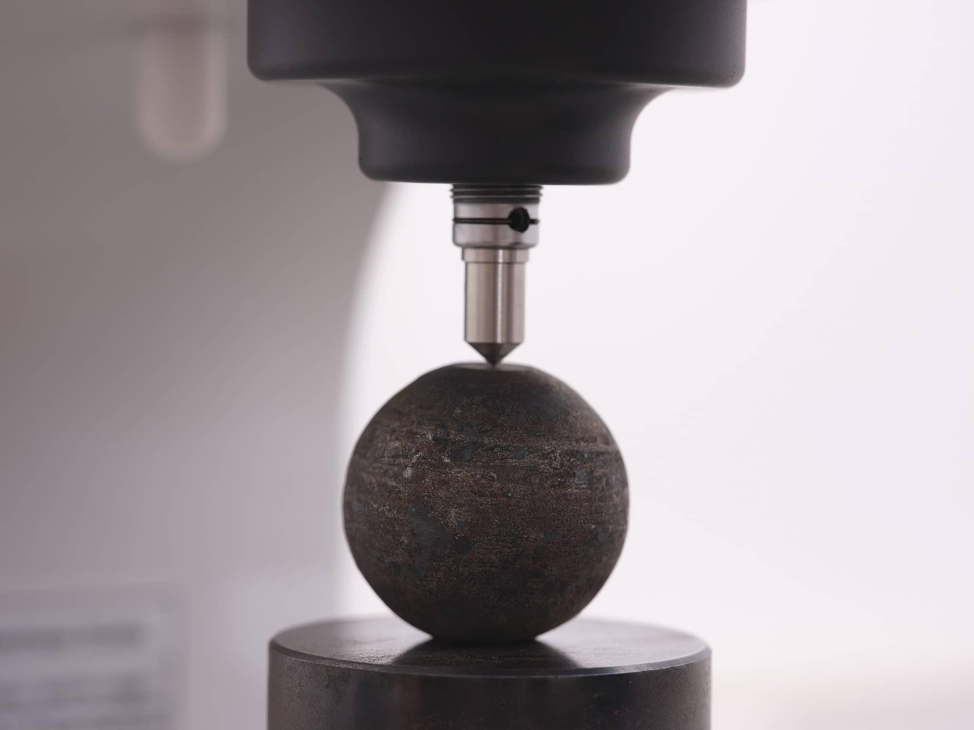 Ballex Rockwell sertlik cihazı ile testi